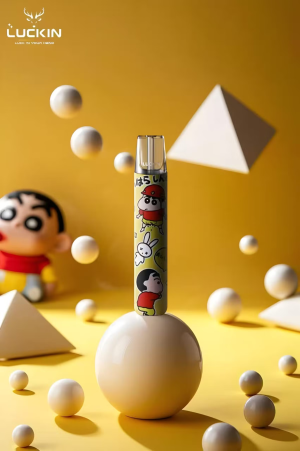 LUCKIN 聯名限定主機蜡笔小新